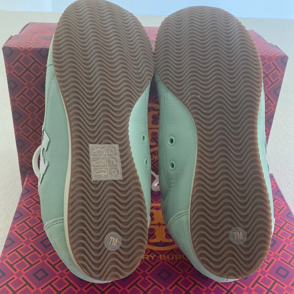 Tory Burch material size